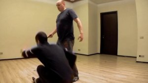 А вот он нож! И что тут делать? От ножа в баланс. #МеханикаБоя#РусскийРукопашныйБой##РусскийСтиль