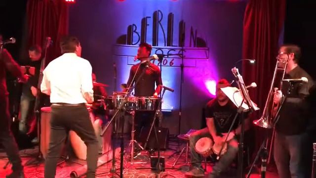 Miguel Araujo en Madrid España. !Sabroso! смотреть онлайн