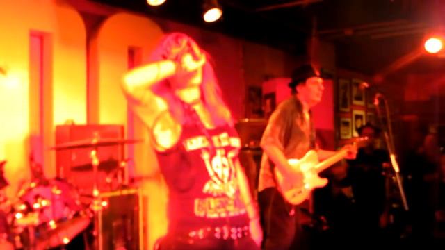 Neat Neat Neat by Brian James & Rat Scabies feat. Texas Terri on vocals смотреть онлайн