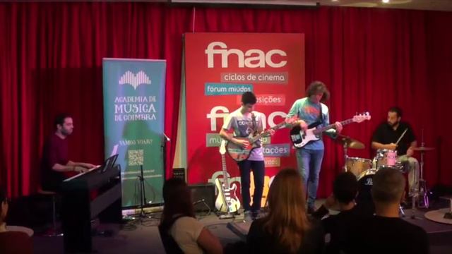 Nuno Lourenço Guitarra Eléctrica Prof Miguel Duarte Comfortably Numb Pink Floyd Acomp  João Sant смотреть онлайн