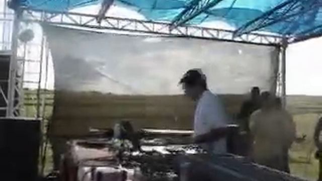Tomaz vs Filterheadz - Sunshine (Groovox Rmx aka Anthony Garcia, Andre Dazzo & Murilo Rossetti)