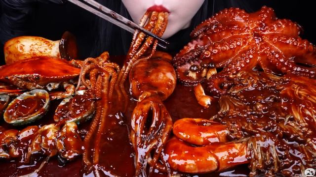 ASMR SPICY SEAFOOD, OYSYER, SPICY ENOKI  MUSHROOM, OCTOPUS, SQUID, CRAB, SHRIMP 해물찜 팽이버섯 먹방 MUKBANG