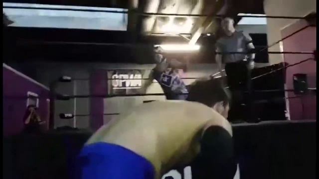 Lucha DS vs Kieran McColm clip смотреть онлайн