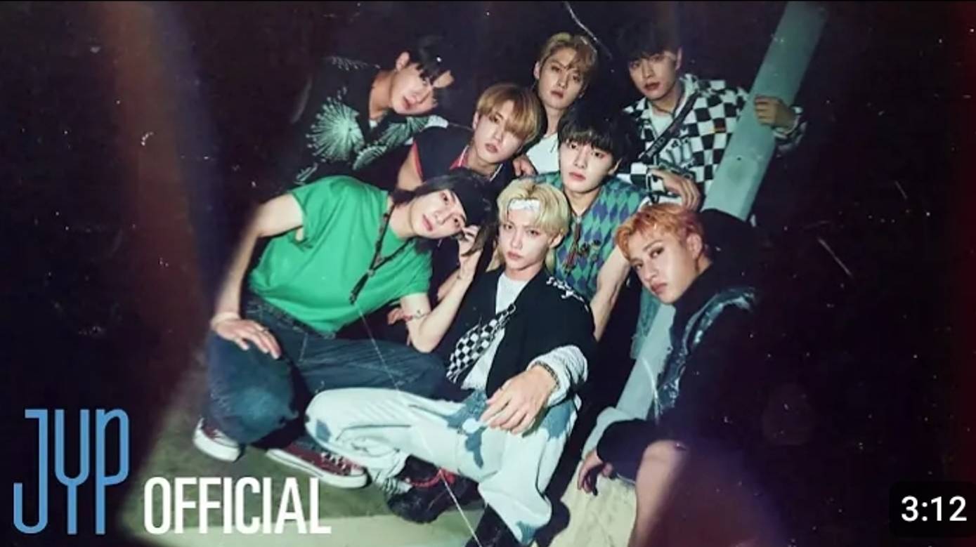 Stray kids "cheese" m/v