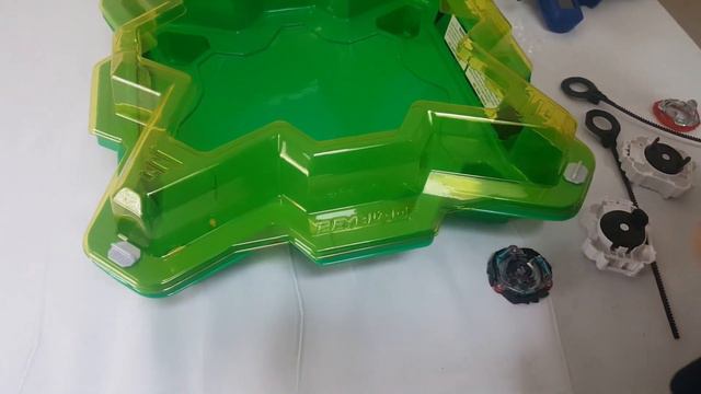 BEYBLADE BURST EVOLUTION!!! смотреть онлайн