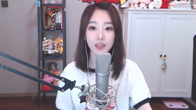 Фэн Янан-Кавер-версия корейской песни "Ода миловидности" "Песня Гвиеми"翻唱韩语歌《可爱颂》 смотреть онлайн