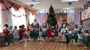 Песня _Зимушка хрустальная_ муз. А.Филиппенко, сл. Т.Бойко. Новогоднее поздравление (старшая группа