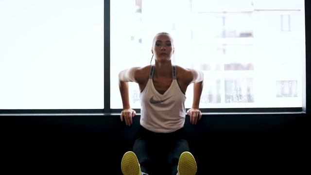 Laura Ikauniece - Admidiņa izvēlas Nike! смотреть онлайн