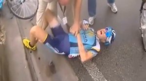 Chris Horner Crashes out of the Vuelta A España