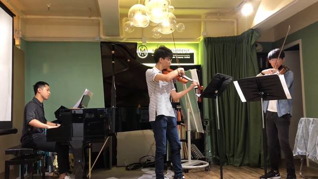 Dmitri Shostakovich/Levon Atovmyan - 5 Pieces for 2 violins and piano V Polka смотреть онлайн