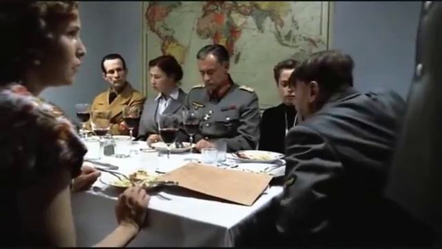 Hitler se entera que Mayi ya se destripo смотреть онлайн