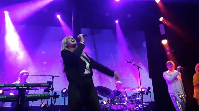 Jessica Andersson - Kom @ Cinderella смотреть онлайн