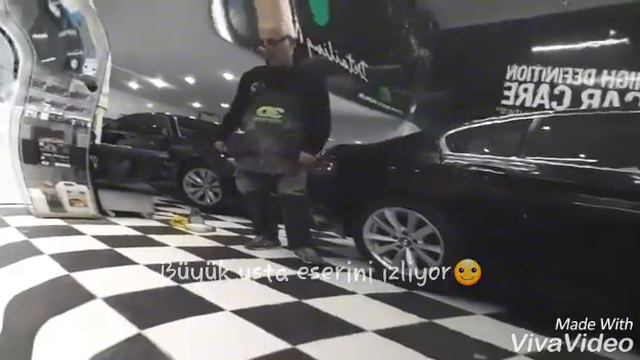 Siyahta seramik kaplama bambaska duruyor смотреть онлайн