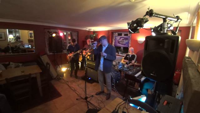 02 Luke Arnold Jonny Aimes  Ss cut