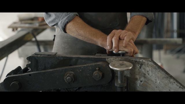 Kryždirbystės tradicija. Kalvis Saulius Kronis смотреть онлайн