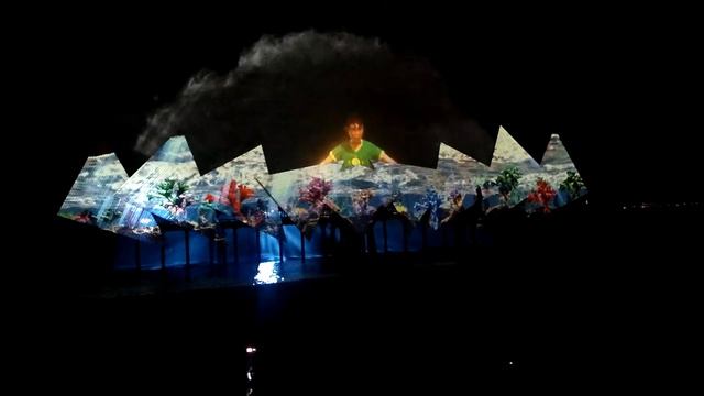 Menikmati Permainan Sinar Laser dan Air Mancur Menari di Sentosa Island Singapura (3) смотреть онлайн