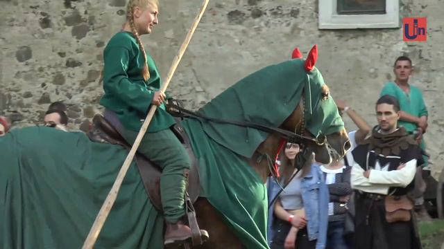 В замку Сент-Міклош відбувся фестиваль «Срібний Татош» смотреть онлайн