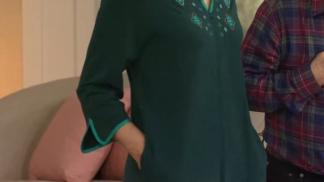 Stan Herman Seersucker French Terry Caftan with Contrast Trim with Albany Irvin смотреть онлайн