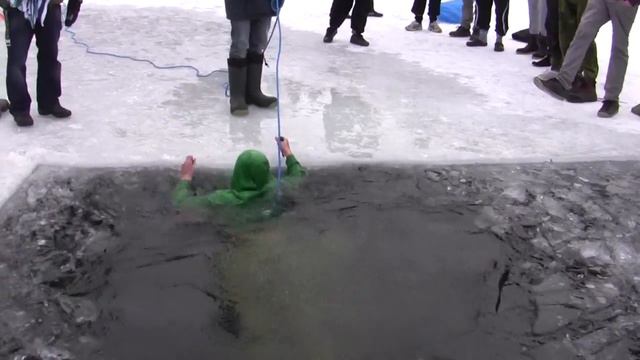 SportfiskeAkademin testar bad i isvak смотреть онлайн