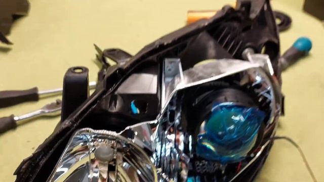 Установка biled линз aozoom a13 на шпильки в отражатель Toyota Corolla e150 смотреть онлайн