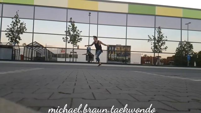 Michael Braun - kick the moon +corkscrew смотреть онлайн