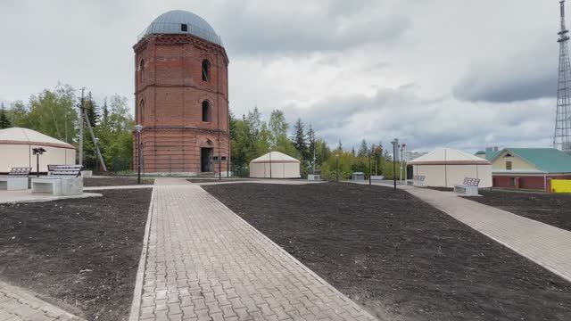 Прогулка по территории около Водонапорной башни, после реконструкции территории, сентябрь 2024