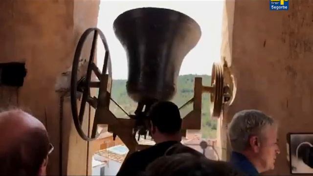 TVALTOPALANCIA - NOTICIA: La familia Prades Gil dona una campana para el campanario de Torás смотреть онлайн