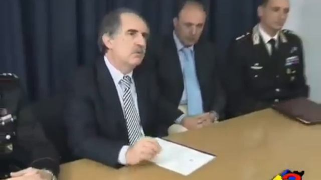 Italia 2 Tv 4/6/2010 Intervista a Lucio DI PIETRO.mp4 смотреть онлайн