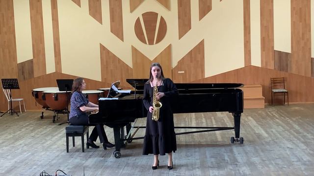 Г.Калинкович Концерт-каприччо на тему Паганини (Сарварова Залия) смотреть онлайн