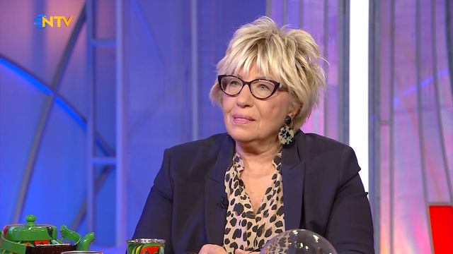 Bambaşka Sohbetler 41. Bölüm - Sevil Atasoy смотреть онлайн