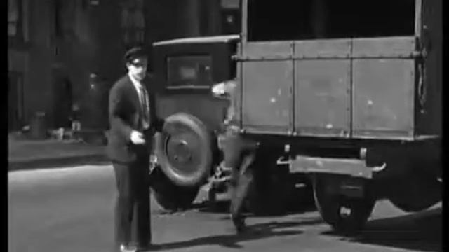 HAROLD LLOYD Taxi experience in New York City смотреть онлайн