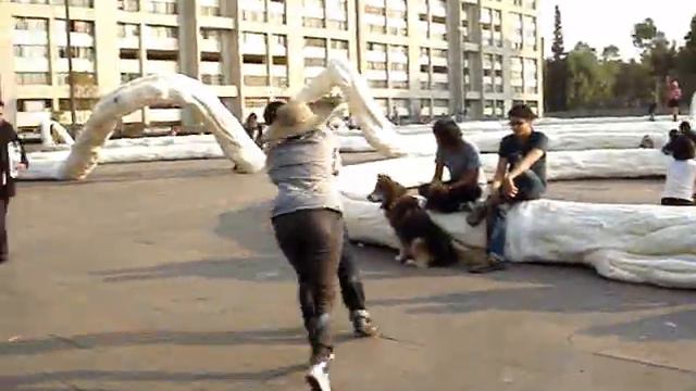 Jose Emilio Pacheco en la plaza de las tres culturas смотреть онлайн