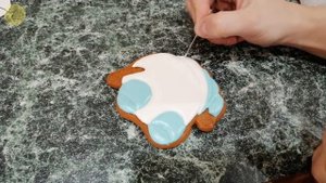 Рисуем новогодние пряники. Пряник-снежок.