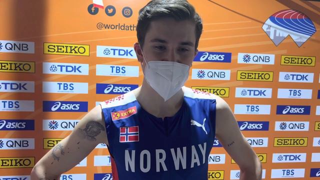 Jakob Ingebrigtsen REACTS after being beaten at 2022 World Indoors in 1500. смотреть онлайн