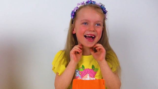 Gaby and Alex Healthy JUICE CHALLENGE смотреть онлайн