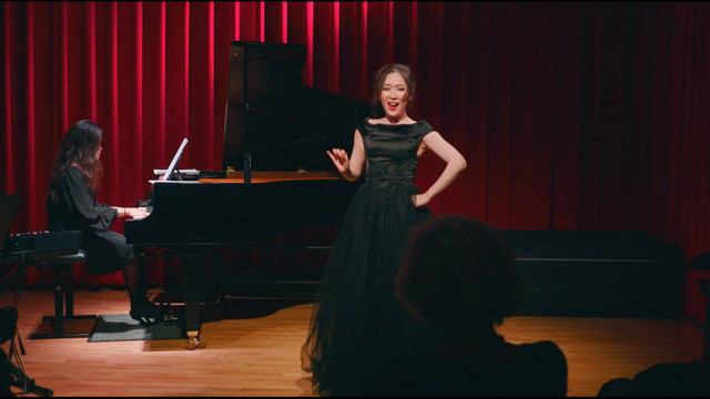 Miko Abe, Spiel ich die Unschuld vom Lande (Adele), Fledermaus, Strauss