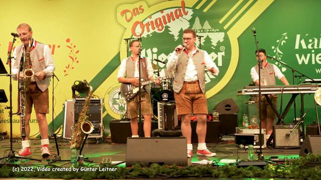 Bergweltschwung - Du entschuldige, i kenn di LIVE @ Kaiser Wiesn (Coverversion von Peter Cornelius) смотреть онлайн