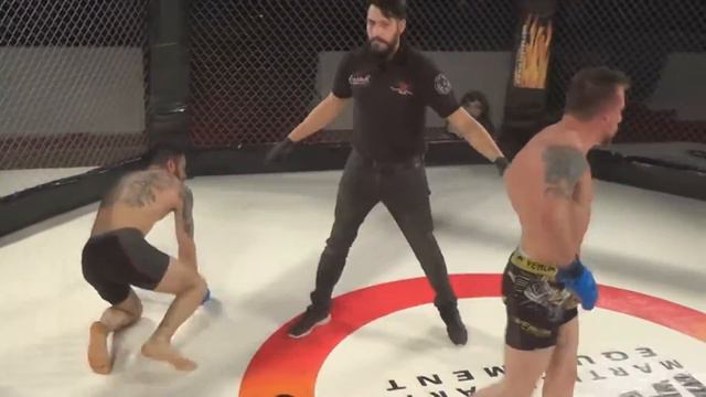 César Alonso vs Manuel Bernal 2 (highlights) - Zaragoza Fight Night - MMA Profesional смотреть онлайн