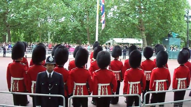 June 14 - Trooping the Colours parade смотреть онлайн