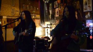 Oval Iris - Pompeii Cover Live @ Harry's Bar in Hinckley, UK