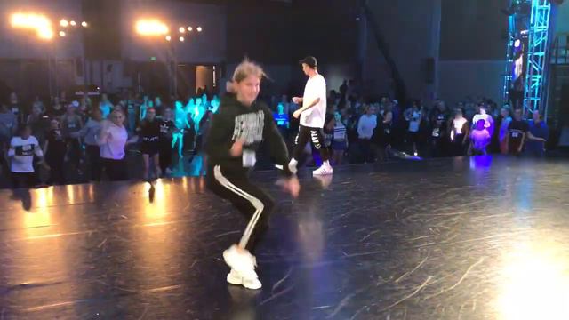 Hasta Luego by HRVY Dance From Music Video смотреть онлайн