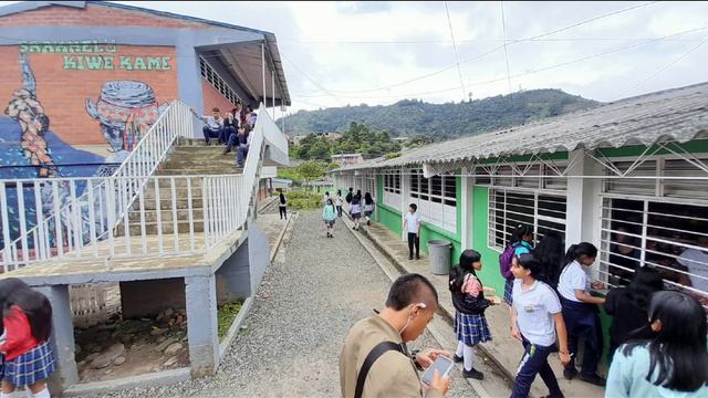 Himno Institución Educativa Agropecuaria Indígena Quintín Lame смотреть онлайн