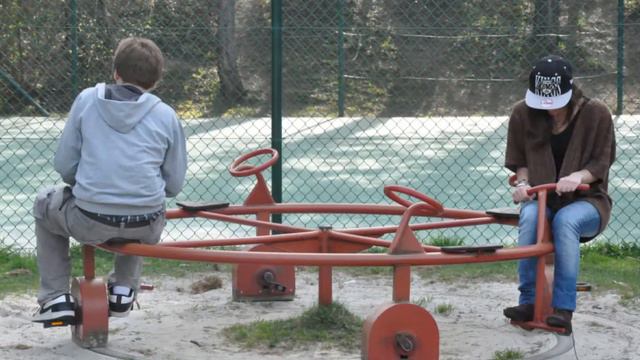 Gorillaz - 19 2000 [Stopmotion 6B 2012] смотреть онлайн