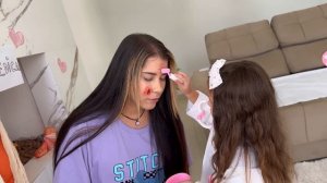 LAYRA VIROU UMA MÉDICA PARA CUIDAR DA LARISSA TODA MACHUCADA!