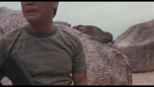 Zang's men take Frank and Danielle prisoner. Double Impact смотреть онлайн