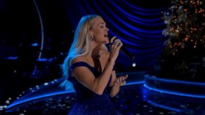 Carrie Underwood - Away In a Manger (4K)