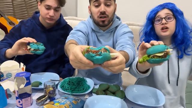 24 SAAT HER ŞEY TEK RENK MAVİ! смотреть онлайн