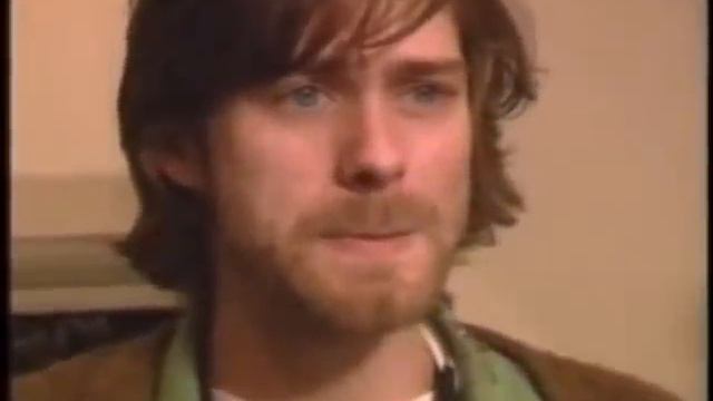 David Bowie le cuenta un chiste a Kurt Cobain смотреть онлайн