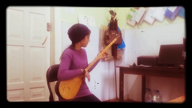 Дувушка 12 лет из Исфары за 2 дня научилась играть на национальный инструмент смотреть онлайн