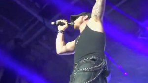 Brantley Gilbert | Read Me My Rights (Live)